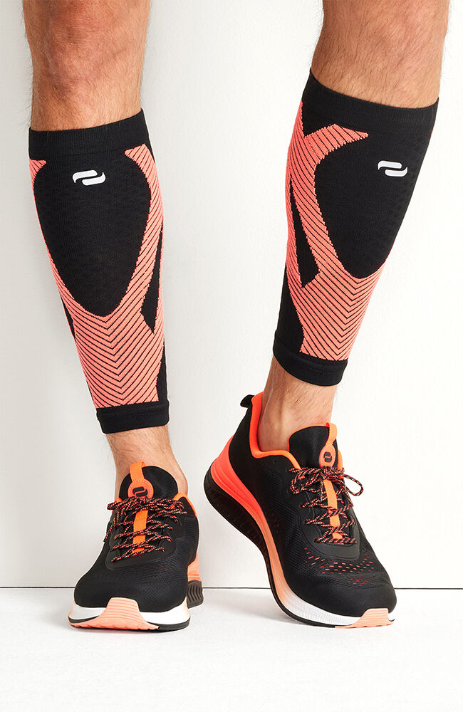 ::Black/Vivid Orange
